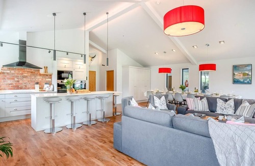 Saintbury Cottage | 5 Bed in Henley-in-arden (oc-92837)