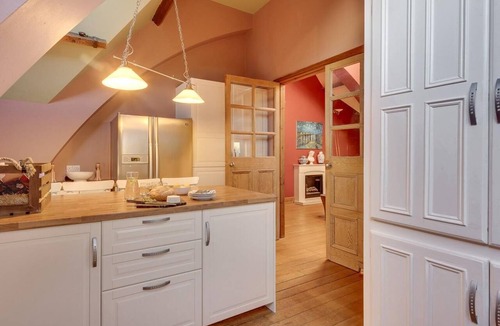 Oxenhope Cottage | 5 Bed in Keighley (oc-88390)