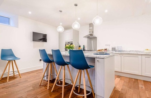 Matlock Bath Cottage | 5 Bed in Matlock Bath (oc-85188)