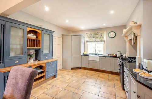 York Cottage | 5 Bed in Murton, York (oc-c37887)