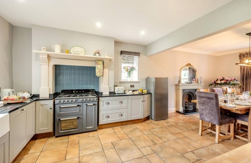 York Cottage | 5 Bed in Murton, York (oc-c37887)