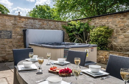 Richmond Cottage | 5 Bed in Richmond (oc-g0159)