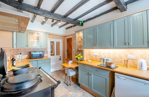 Hawes Cottage | 5 Bed in Snaizeholme (oc-w32200)