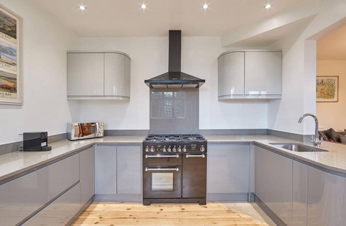 West Cliff Cottage | 5 Bed in Whitby (oc-b30092)