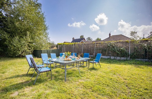 Alford Cottage | 5 bedroom accommodation in Sloothby. near Skegness