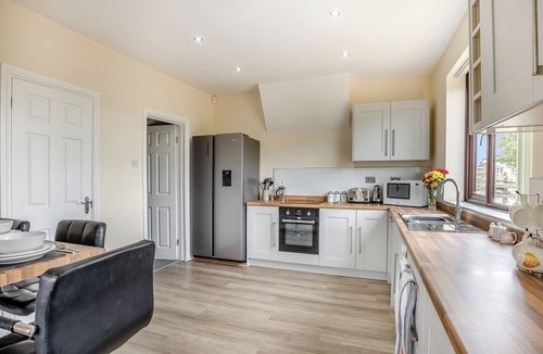 Tilney Fen End Cottage | 5 bedroom accommodation in Walpole Highway, near Wisbech