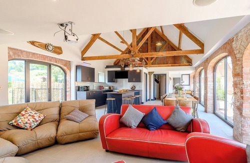 Huntley Cottage | 5 bedroom accommodation in Huntley