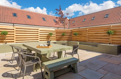 Dunholme Cottage | 5 bedroom accommodation in Dunholme, near Lincoln