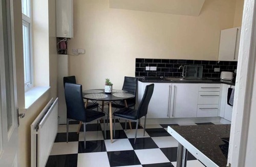 Wallasey House | 5 Bedroom Holiday House – Clarendon 65