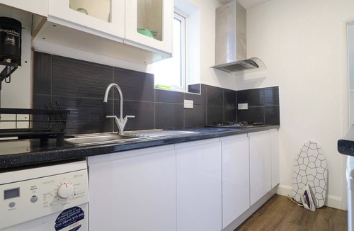 Nottingham Cottage | 57 ABBEY STREET, family friendly in Nottingham