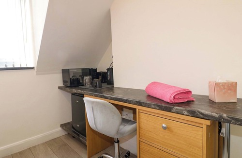 Nottingham Cottage | 57 ABBEY STREET, family friendly in Nottingham