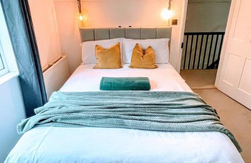 Ockbrook House | 5BR Home Van Parking Fast WiFi NEC Solihull
