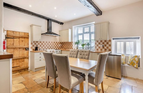 Kidlington Cottage | 6 bedroom accommodation in Bletchingdon