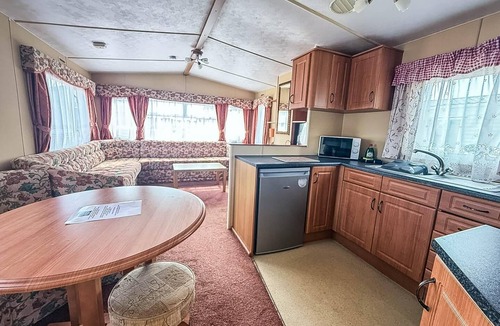 Hunstanton House | 6 berth caravan for hire in Hunstanton by the beach in Norfolk ref 13002L