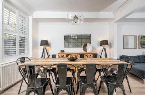 Bootham House | 6 Longfield Terrace Elegant, Modern 5 Bed House with Free Parking Pass The Keys