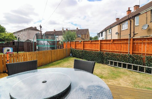Niddrie House | 6 NIDDRIE MARISCHAL ROAD, pet friendly, with a garden in Edinburgh