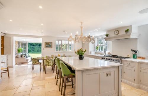 Turville House | 7 Bed in Henley-on-Thames oc-d29802