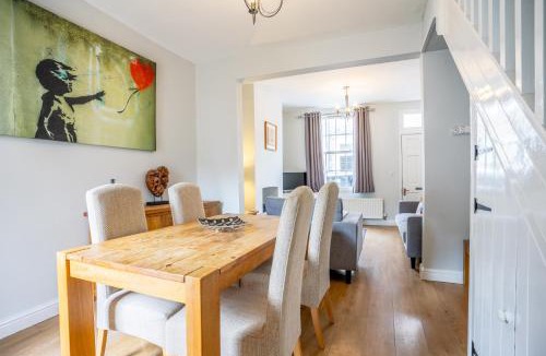 York Apartment | 7 Buckingham Street