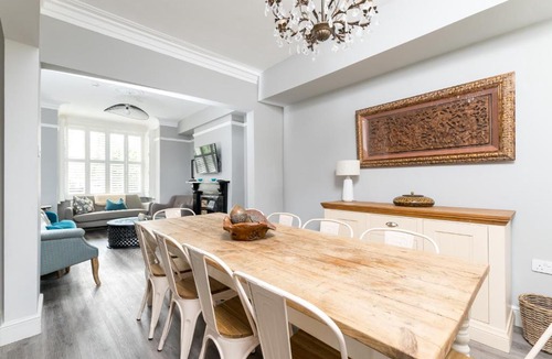 Bootham House | 7 Longfield Terrace Gorgeous Central 5 Bed House in York with Parking - Pass The Keys
