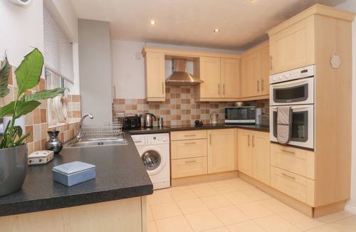 Chester House | 7 MARL CROFT, family friendly, character holiday cottage in Chester