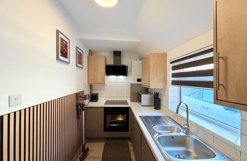 Cleethorpes Cottage | 7 Spacious 1Bed House Sleeps 3 Secure Parking WiFi