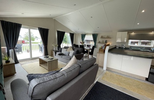 Tattershall Cabin | 8 berth luxury lodge at Tattershall lakes