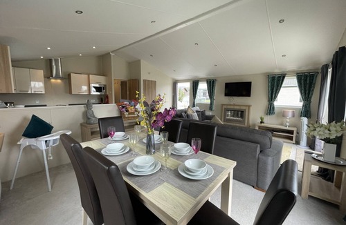 Tattershall Cabin | 8 berth luxury lodge at Tattershall lakes