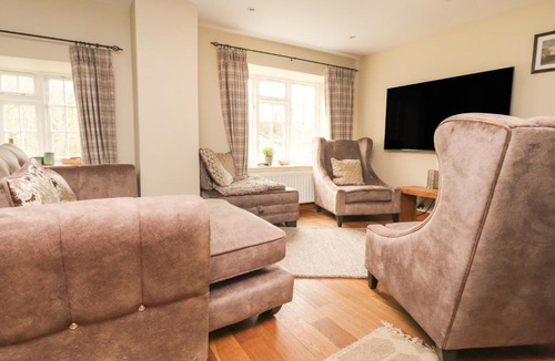 Airton Apartment | 9 Riverside Walk