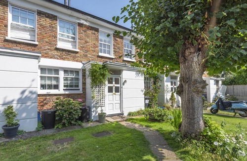 Mortlake Apartment | 95 m² Apartment ∙ 3 bedrooms ∙ 5 guests