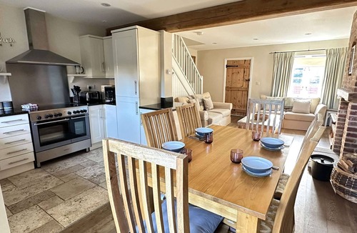 Burnham Market Cottage | A gorgeously furnished dog friendly cottage, in a peaceful courtyard setting