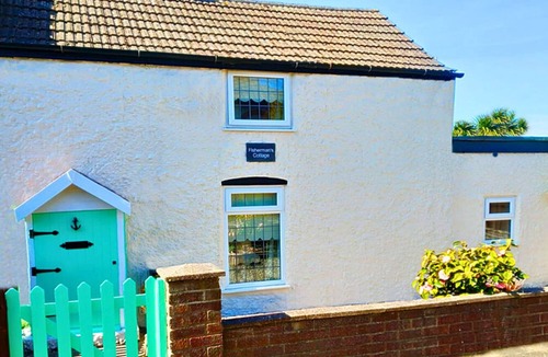 Mablethorpe and Sutton Cottage | A Romantic Cosy Cottage by the Sea ❤️ with Lakeside views & Log Burner