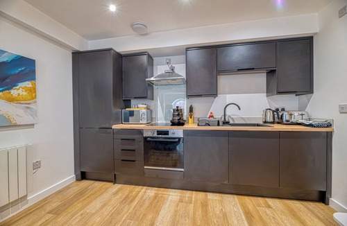 Offerton Apartment | Alexandra House by Guestz