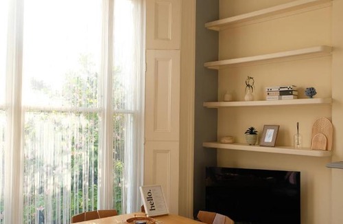 Kilburn Apartment | Amanah Properties Stylish- 2-Bed Apartment Close to Abbey Road, Central London Zone 2
