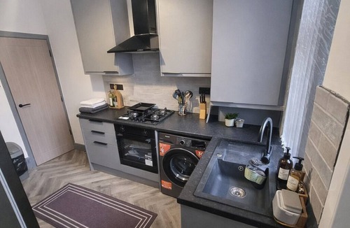 Chapeltown House | Amazing 6-bedroom Retreat Sleeps 14 Pool/Table Tennis