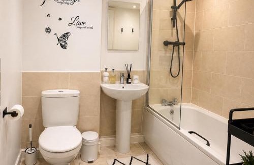 York Apartment | Amber's York Hideaway, Free Parking, Walk to City