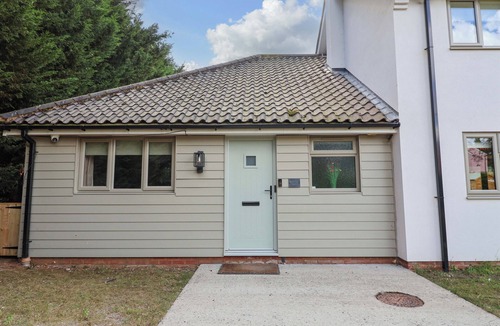 Colchester Cottage | ANNEXE, pet friendly, with a garden in Brantham