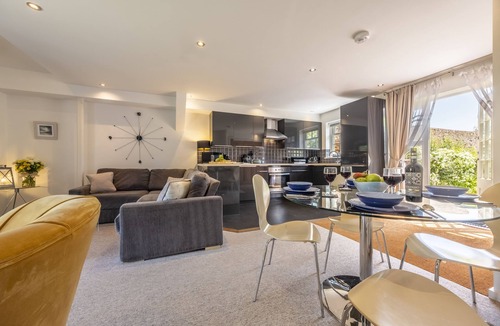 Little Walsingham Cottage | Apple Tree Cottage is in the grounds of The Old Vicarage near Little Walsingham.