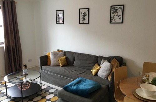 Corby Apartment | Ashdown Apartment Entire Modern Two Bedroom Apartment for 6 people in Corby