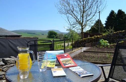 Horton in Ribblesdale House | Ashes Farm - Ingleborough Barn Cottage, with 3 peaks views, Horton In Ribblesdale, Settle
