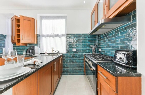 Farringdon Apartment | Avari - Stunning 3Level Residence in Hatton Garden