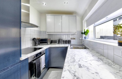 Coventry House | Awson 4 Bedroom House| 6 Beds |Sleeps 9 Guests| Coventry