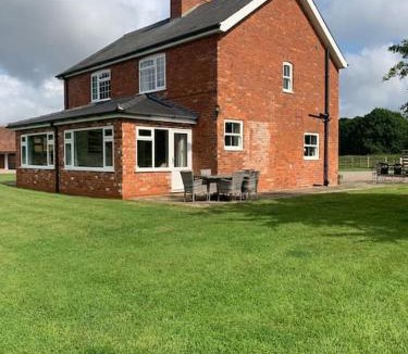 Horncastle Apartment | Bainvalley Cottages peaceful South Cottage