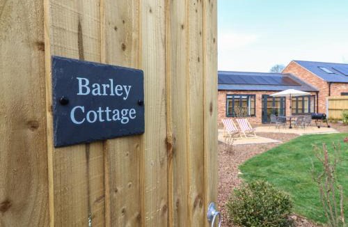 Little Stukeley House | Barley Cottage