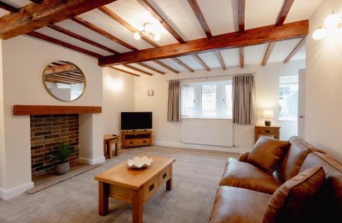 Lepton House | Barn End, Stylish Retreat Near Wedding Venues