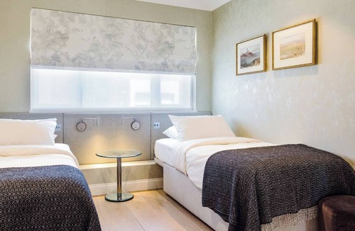 South Kensington Apartment | Beautiful 2 Bed/2 Bath Flat in South Kensington