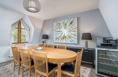 St. Mary's Park Apartment | Beautiful 2 bed flat near Battersea park