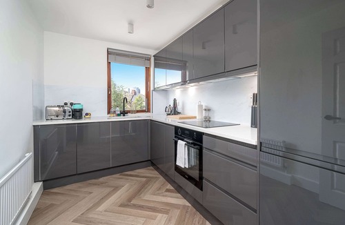 St. Mary's Park Apartment | Beautiful 2 bed flat near Battersea park