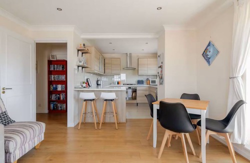 Harrow Road Apartment | Beautiful 2-bedroom apartment, close to Portobello Market