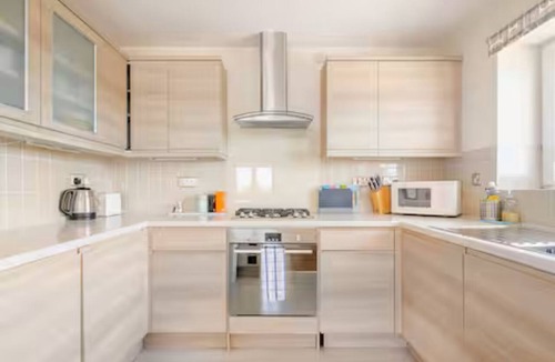 Harrow Road Apartment | Beautiful 2-bedroom apartment, close to Portobello Market