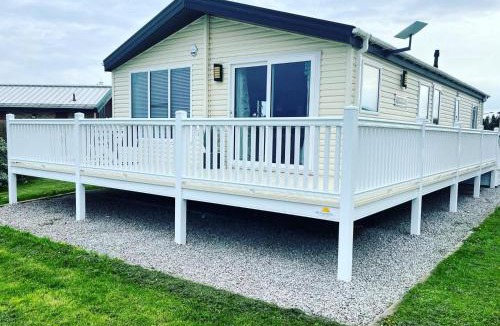 Crimdon House | Beautiful 2-Bedroom Lodge with Spectacular Views